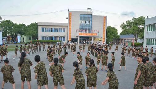 暑期军事夏令营主题活动：参观好八连事迹博物馆4