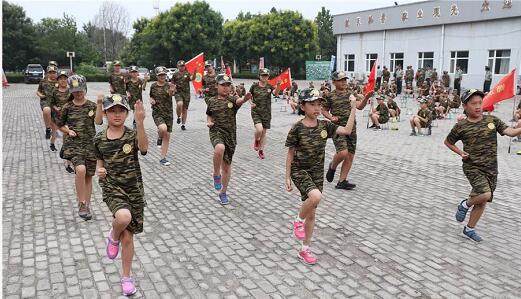 2018年中国青少你暑期军训夏令营最后一期正式开营2