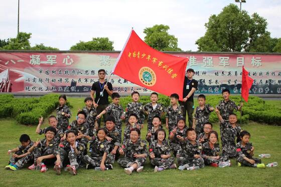 2018年中国青少年军事夏令营之14天少年特种兵营招生简章1