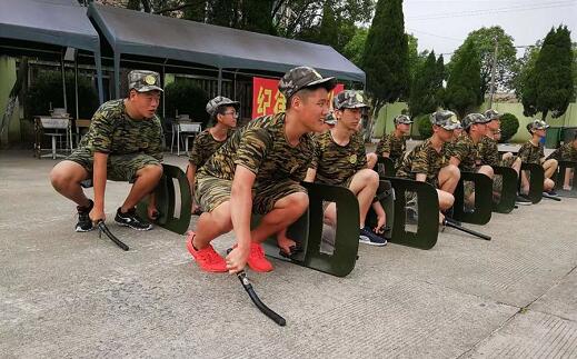 2018年中国青少年军事训练营上海战区训练情况2