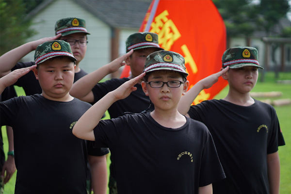 孩子参加完暑期夏令营回到家之后应该怎么办？1