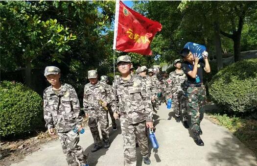 2018年中国青少年军训夏令营上海营第三期开营啦5