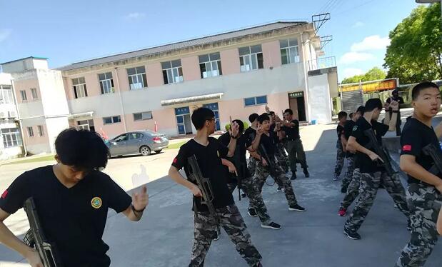 2018年中国青少年军训训练营“猎狐行动”开启 精彩绝伦2