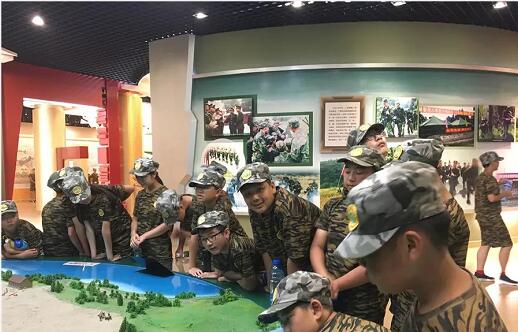 2018年中国青少年暑期军训夏令营出游活动回顾3