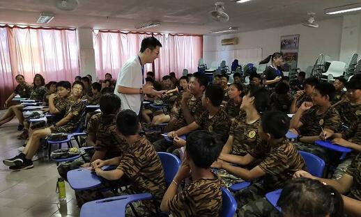 2018年中国青少年暑期军事训练营第三期结营仪式3