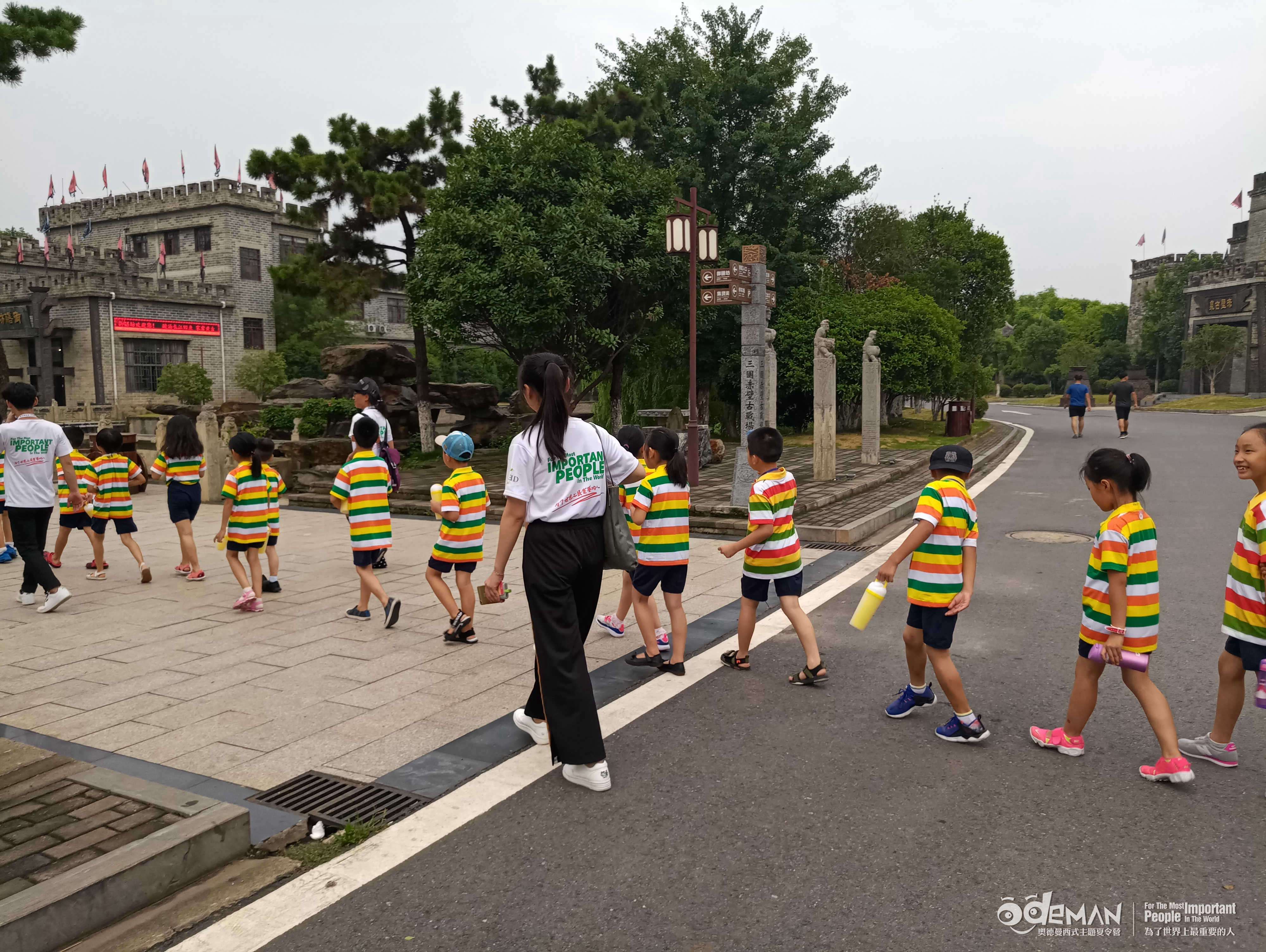 学生夏令营：西式成长营——小鬼当家2