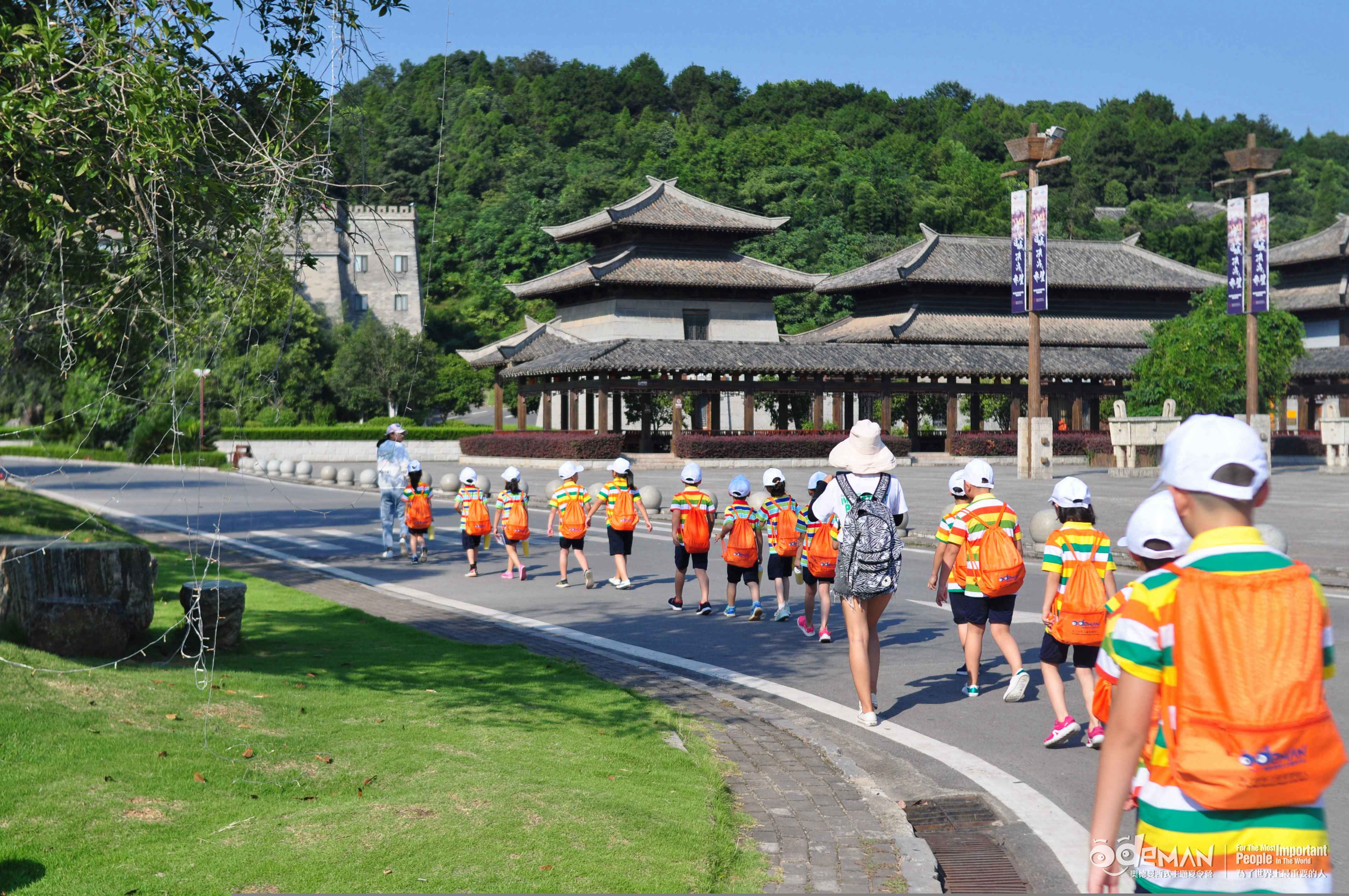 学生夏令营：西式成长营——小鬼当家12