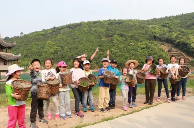 上海快亲苏州太湖精品1日“采碧螺春·摘草莓”亲子活动招募2