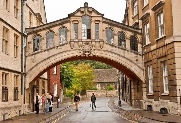 英孚海外游学线路增加 除英语线路外 还有众多小语种线路1