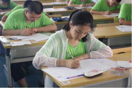 第二届全国创新数学大赛第三轮排位赛今日结束8