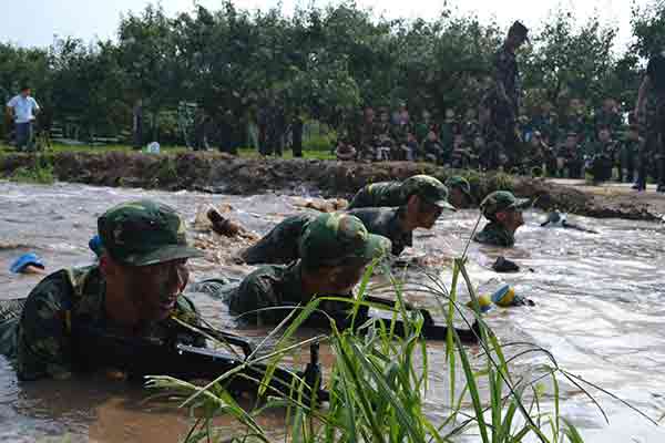 中国青少年30天少年特种兵训练营2