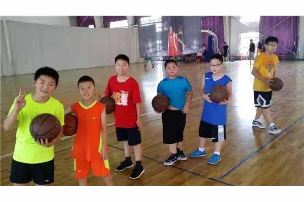 我是球王足球训练冬令营1