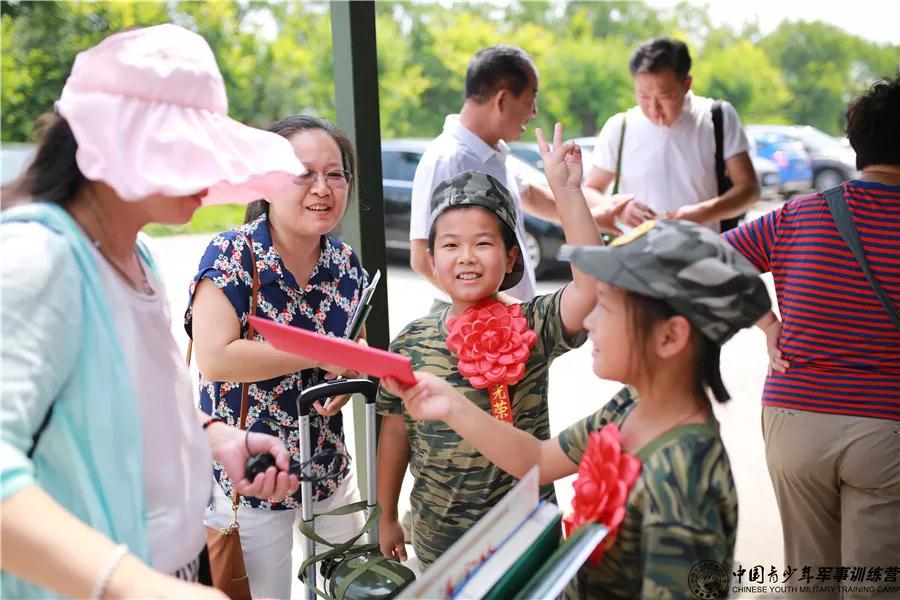 孩子们天天盼望的军事夏令营马上报道啦!1