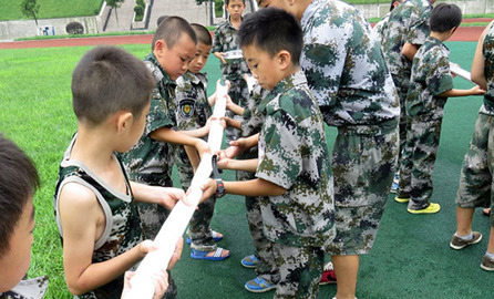 28天亮剑未来领袖军事训练营